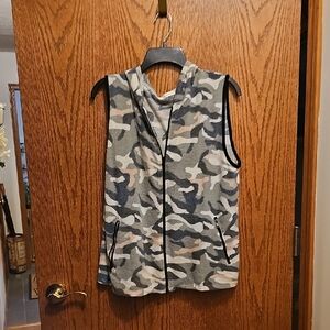 Camouflage Sleeveless Vest With Hoodabd Front zipper Pockets